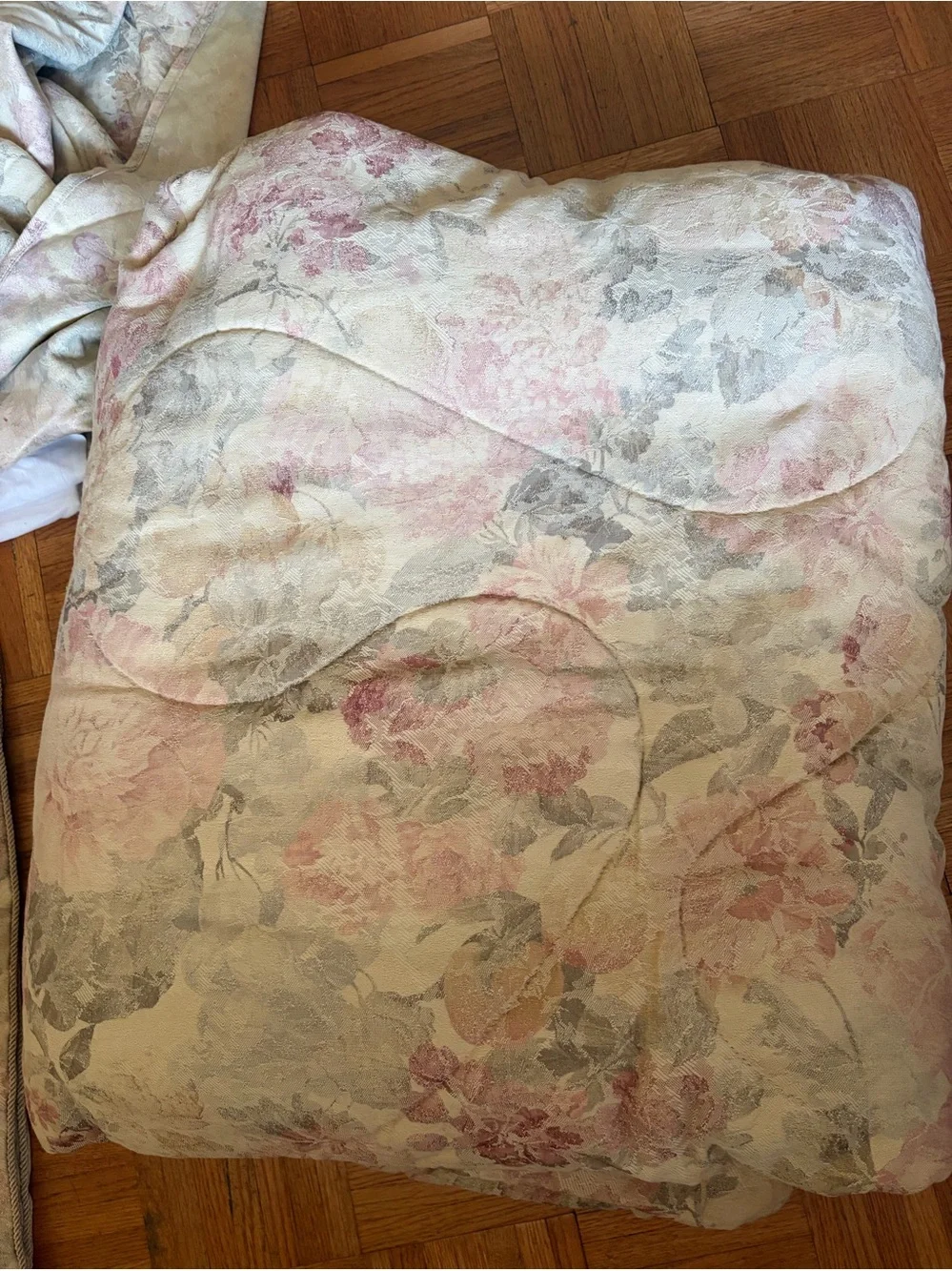 Quilted Jacquard Bedspread Set — 4 Pieces